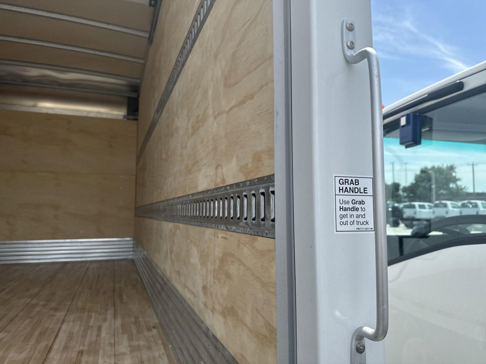 2024 Chevrolet Low Cab Forward 4500 Vehicle Photo in GEORGETOWN, TX 78626-7508