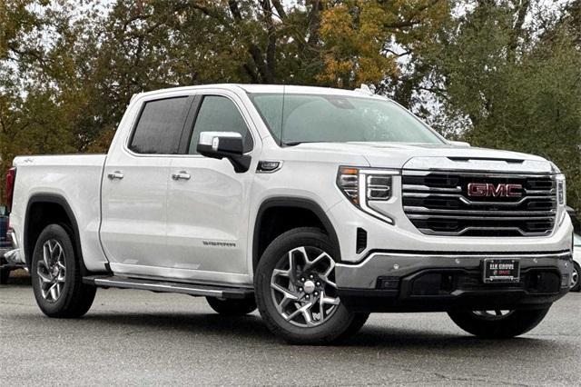 2025 GMC Sierra 1500 Vehicle Photo in ELK GROVE, CA 95757-8703