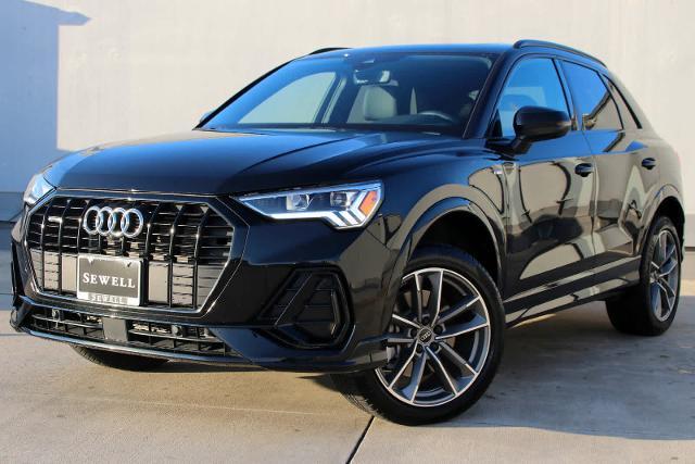 2024 Audi Q3 Vehicle Photo in SUGAR LAND, TX 77478