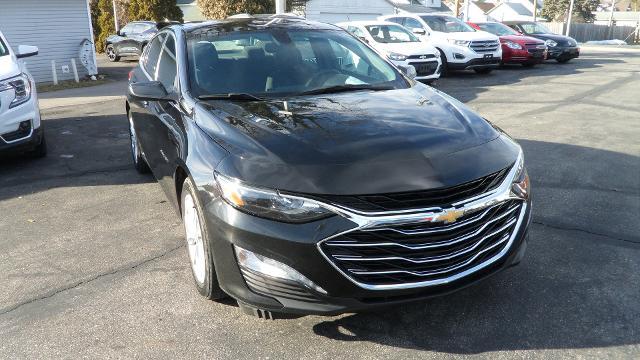 Used 2022 Chevrolet Malibu 1LT with VIN 1G1ZD5ST9NF137998 for sale in Arcanum, OH