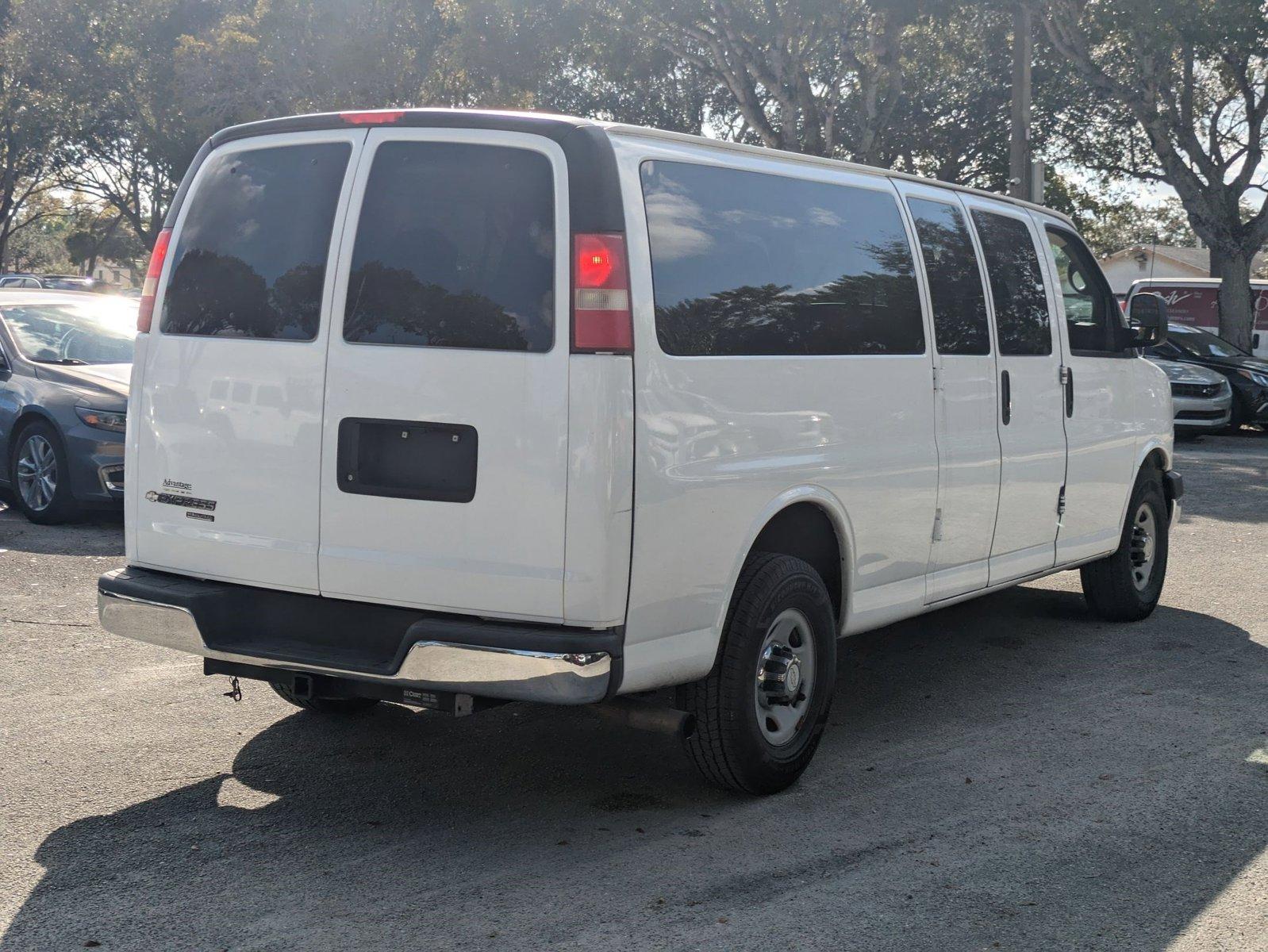 2015 Chevrolet Express Passenger Vehicle Photo in GREENACRES, FL 33463-3207