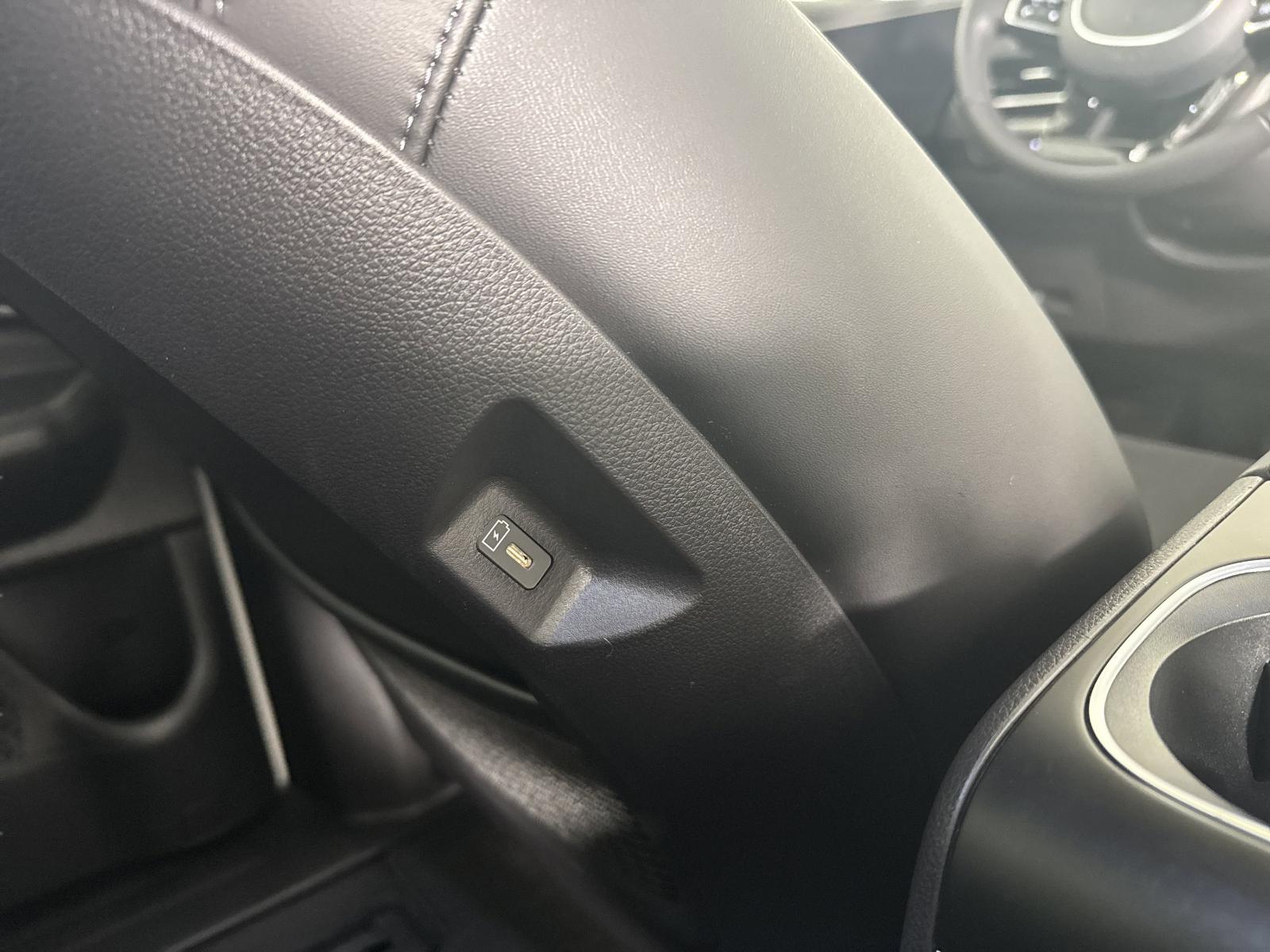 2025 Kia Carnival Hybrid Vehicle Photo in GEORGETOWN, TX 78626-7508