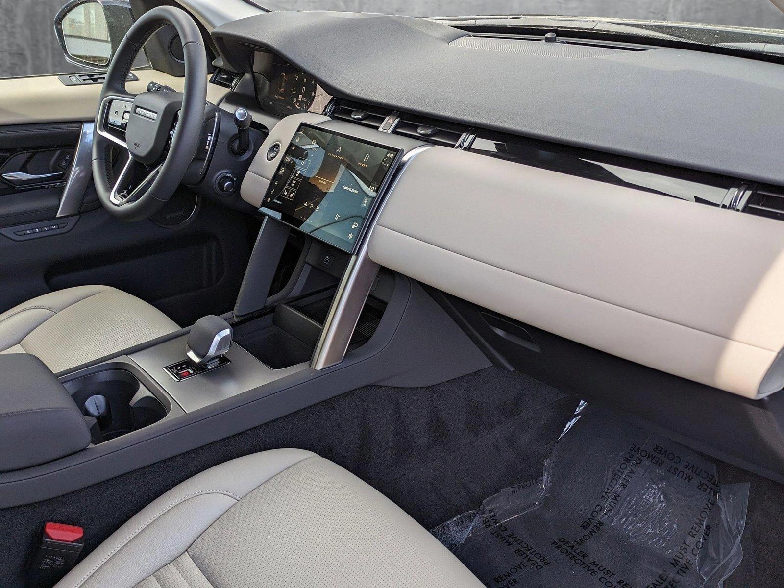 2025 Land Rover Discovery Sport Vehicle Photo in Bethesda, MD 20852