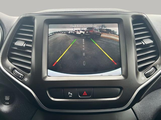 2019 Jeep Cherokee Vehicle Photo in Cedar Rapids, IA 52402