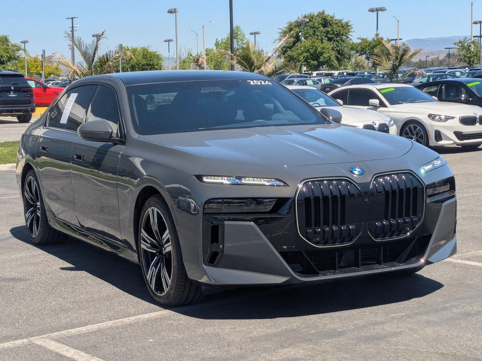 2024 BMW 760i xDrive Vehicle Photo in Valencia, CA 91355