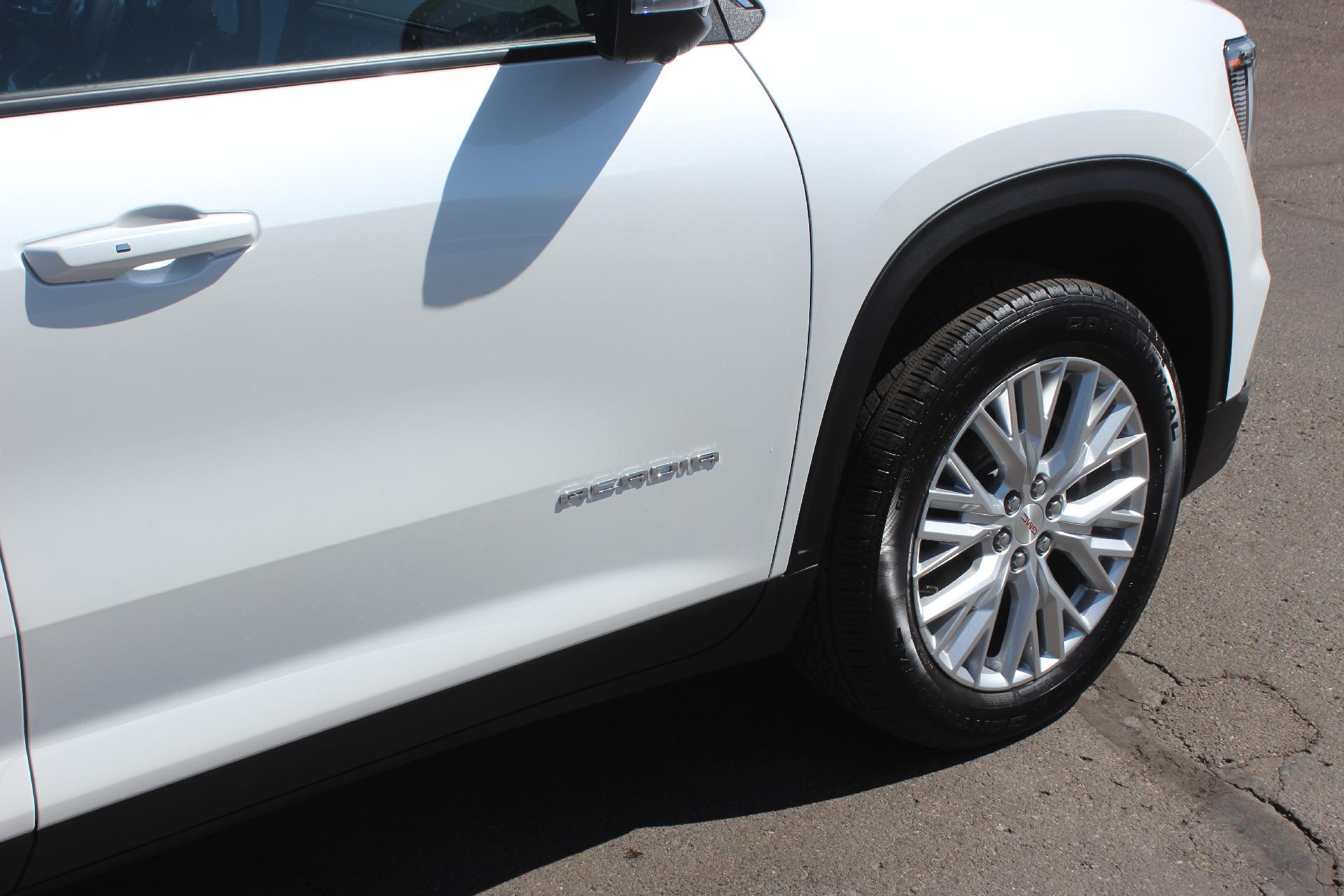 2025 GMC Acadia Vehicle Photo in AURORA, CO 80012-4011