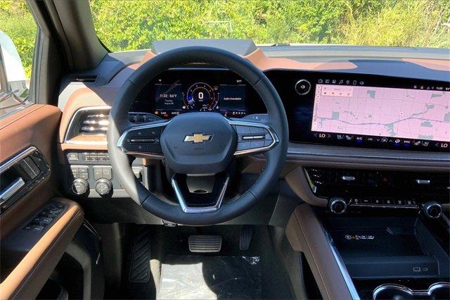 2025 Chevrolet Suburban Vehicle Photo in KANSAS CITY, MO 64114-4502