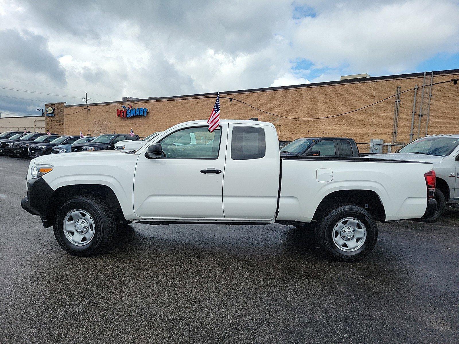 2023 Toyota Tacoma 2WD Vehicle Photo in Saint Charles, IL 60174