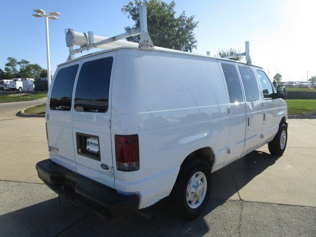 2008 Ford Econoline Cargo Van Vehicle Photo in Cedar Rapids, IA 52402