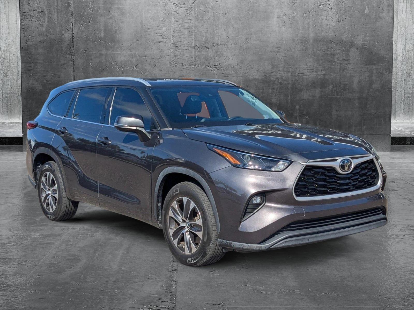 2022 Toyota Highlander Vehicle Photo in Wesley Chapel, FL 33544