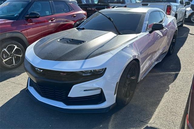 2020 Chevrolet Camaro Vehicle Photo in ELK GROVE, CA 95757-8703