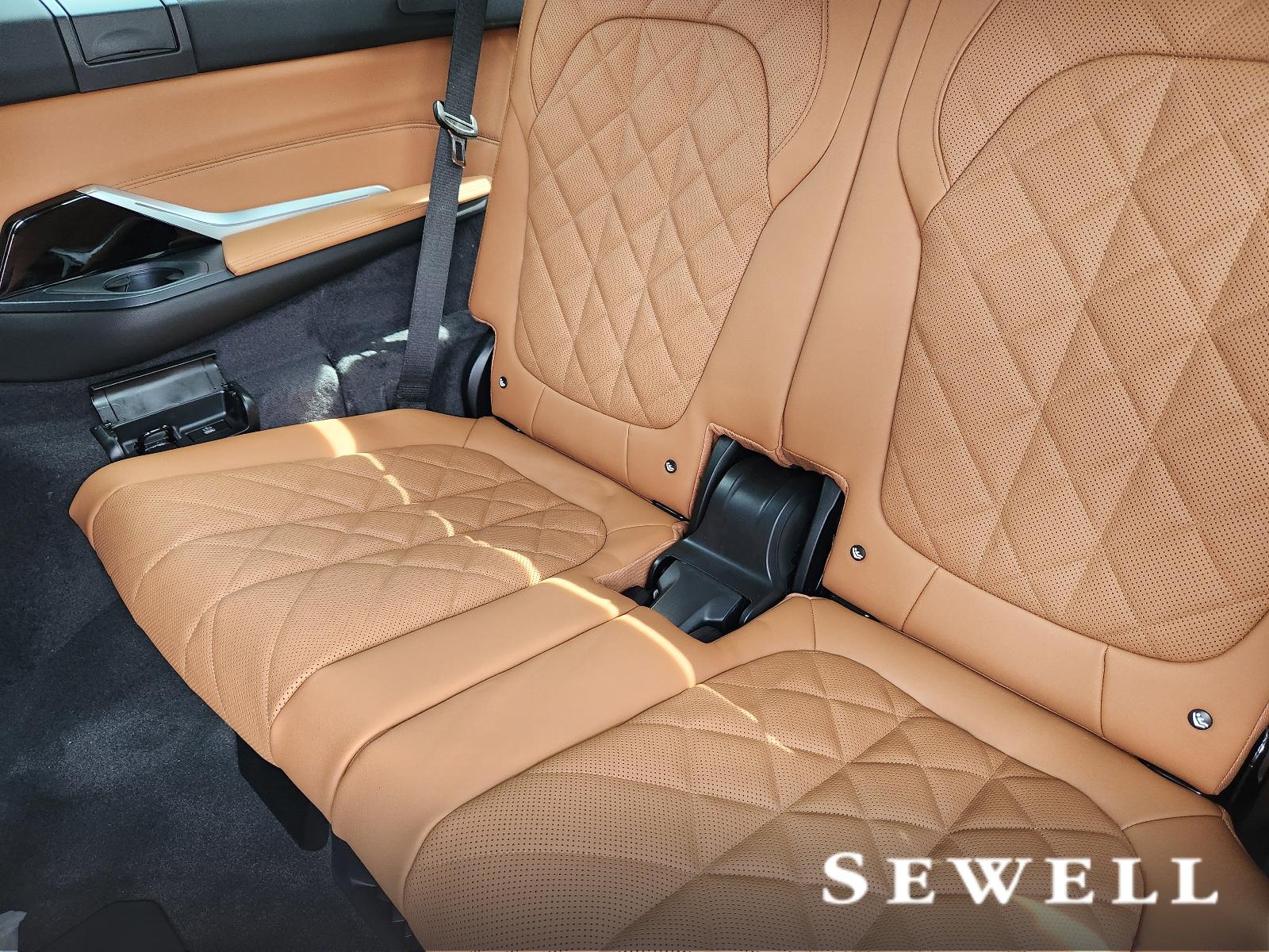 2025 BMW X7 xDrive40i Vehicle Photo in PLANO, TX 75024