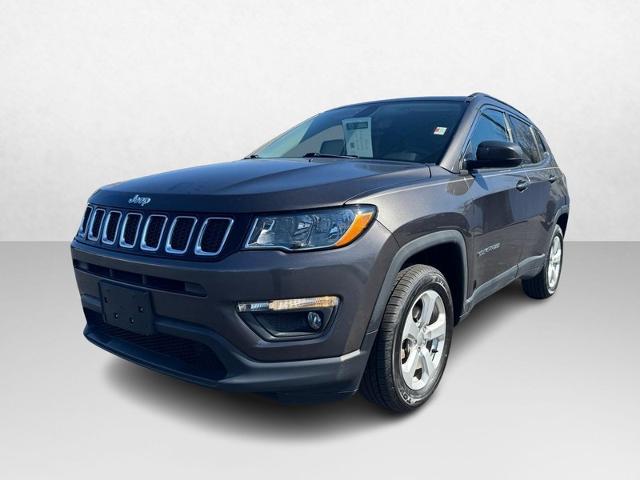 Used 2018 Jeep Compass Latitude with VIN 3C4NJDBB0JT131698 for sale in Hannibal, MO