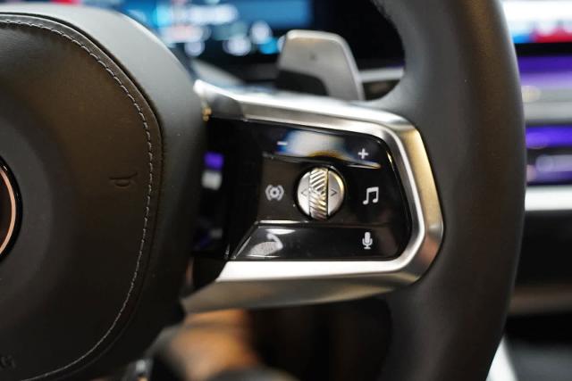 2024 BMW 740i xDrive Vehicle Photo in GRAPEVINE, TX 76051