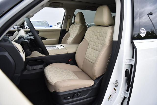 2025 Nissan Armada Vehicle Photo in Ballwin, MO 63011