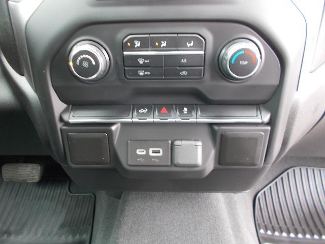 2021 Chevrolet Silverado 1500 Vehicle Photo in LOWELL, MA 01852-4336