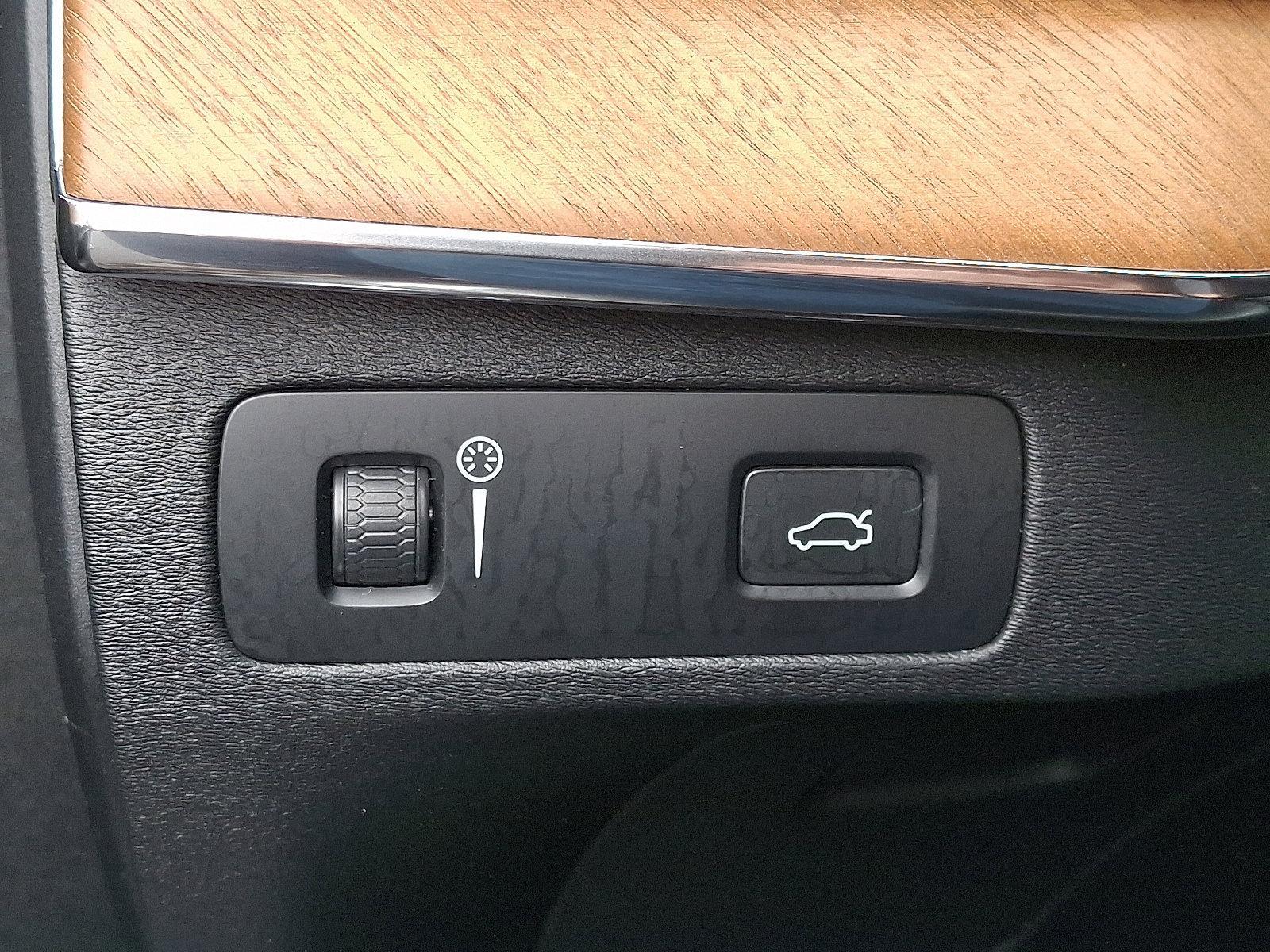2022 Volvo XC90 Vehicle Photo in Trevose, PA 19053
