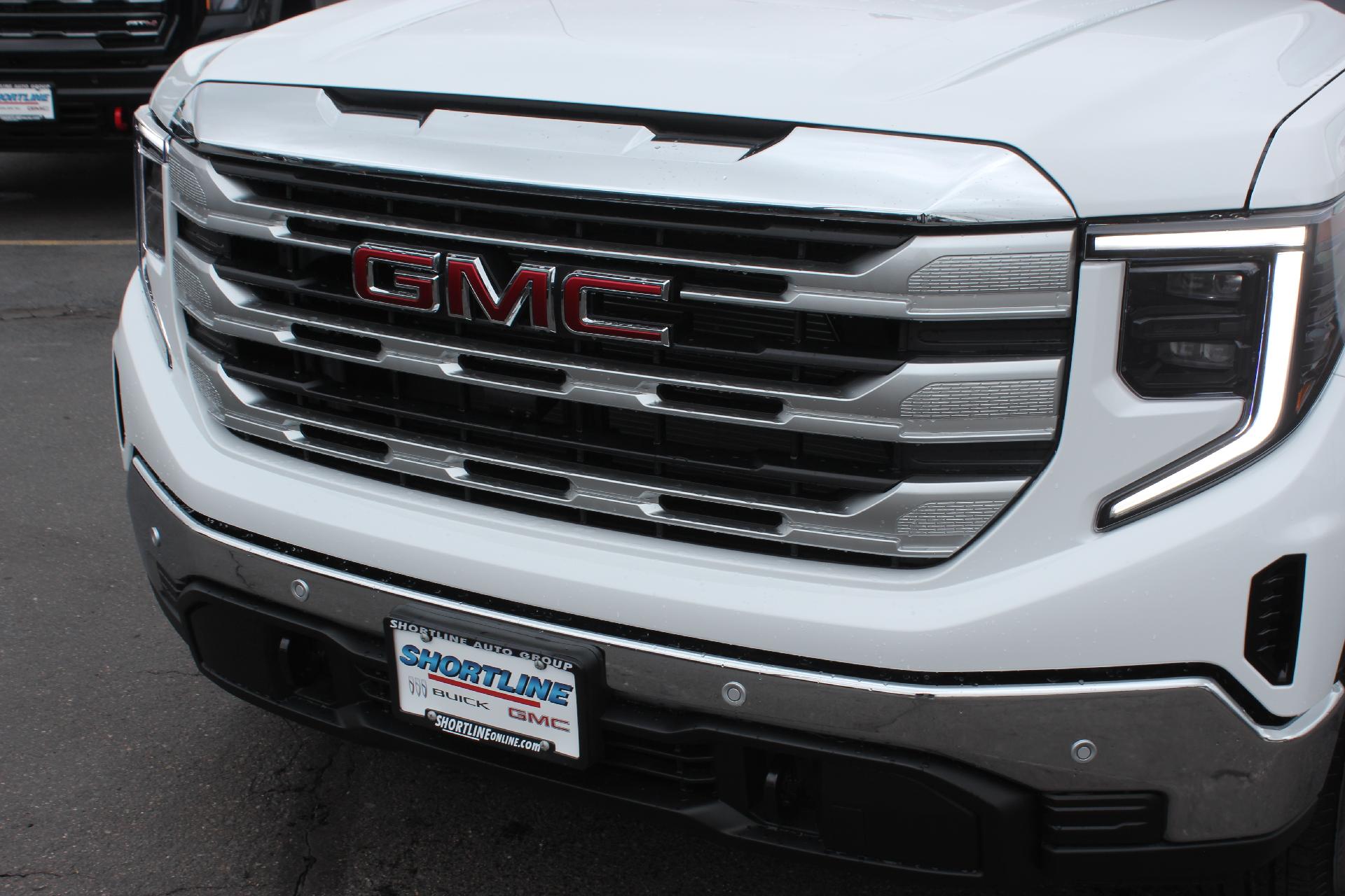 2025 GMC Sierra 1500 Vehicle Photo in AURORA, CO 80012-4011