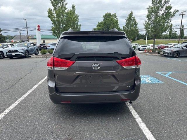 2013 Toyota Sienna Vehicle Photo in Flemington, NJ 08822