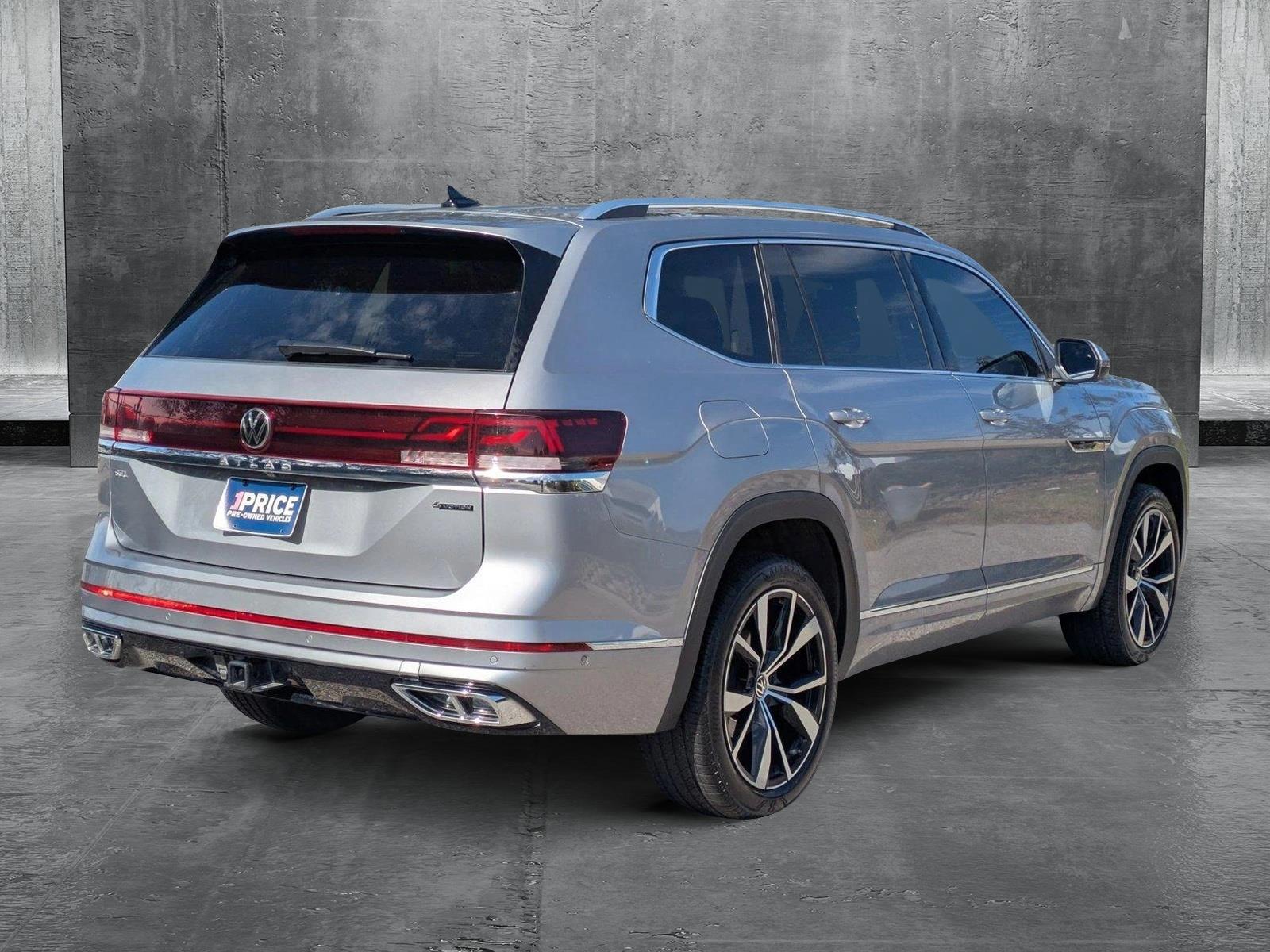 2024 Volkswagen Atlas Vehicle Photo in Sarasota, FL 34231