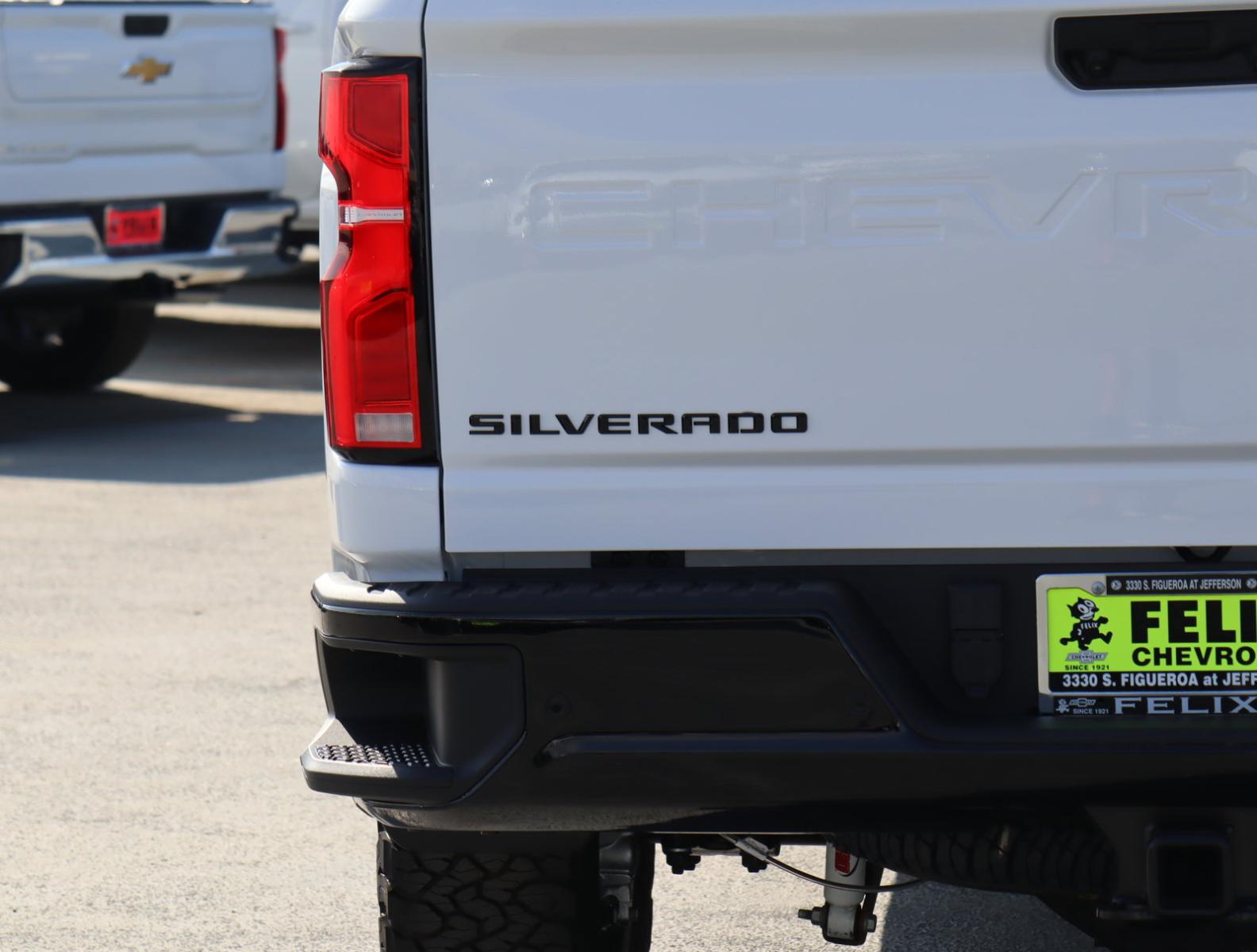 2025 Chevrolet Silverado 2500 HD Vehicle Photo in LOS ANGELES, CA 90007-3794