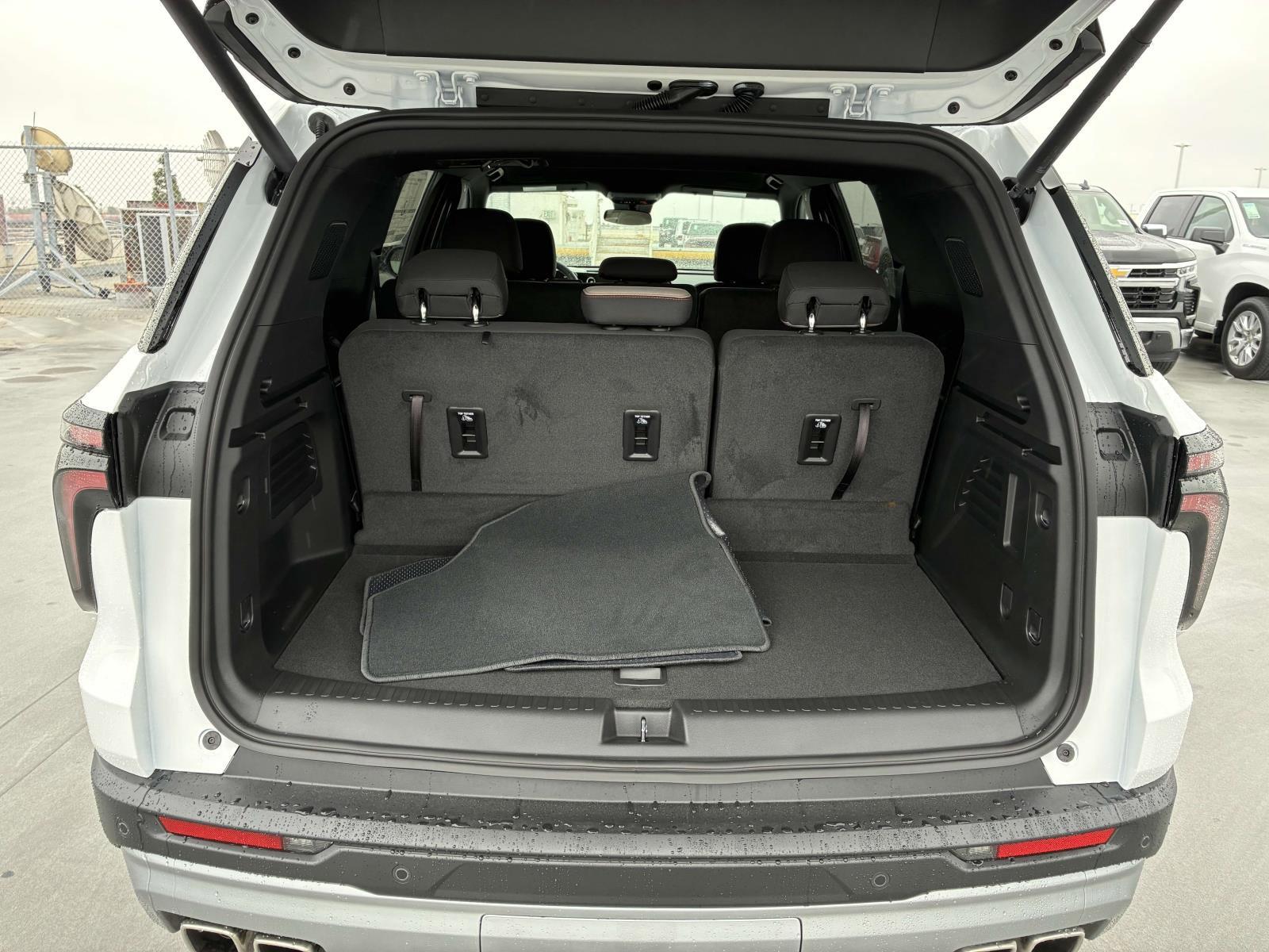 2025 Chevrolet Traverse Vehicle Photo in LOS ANGELES, CA 90007-3794
