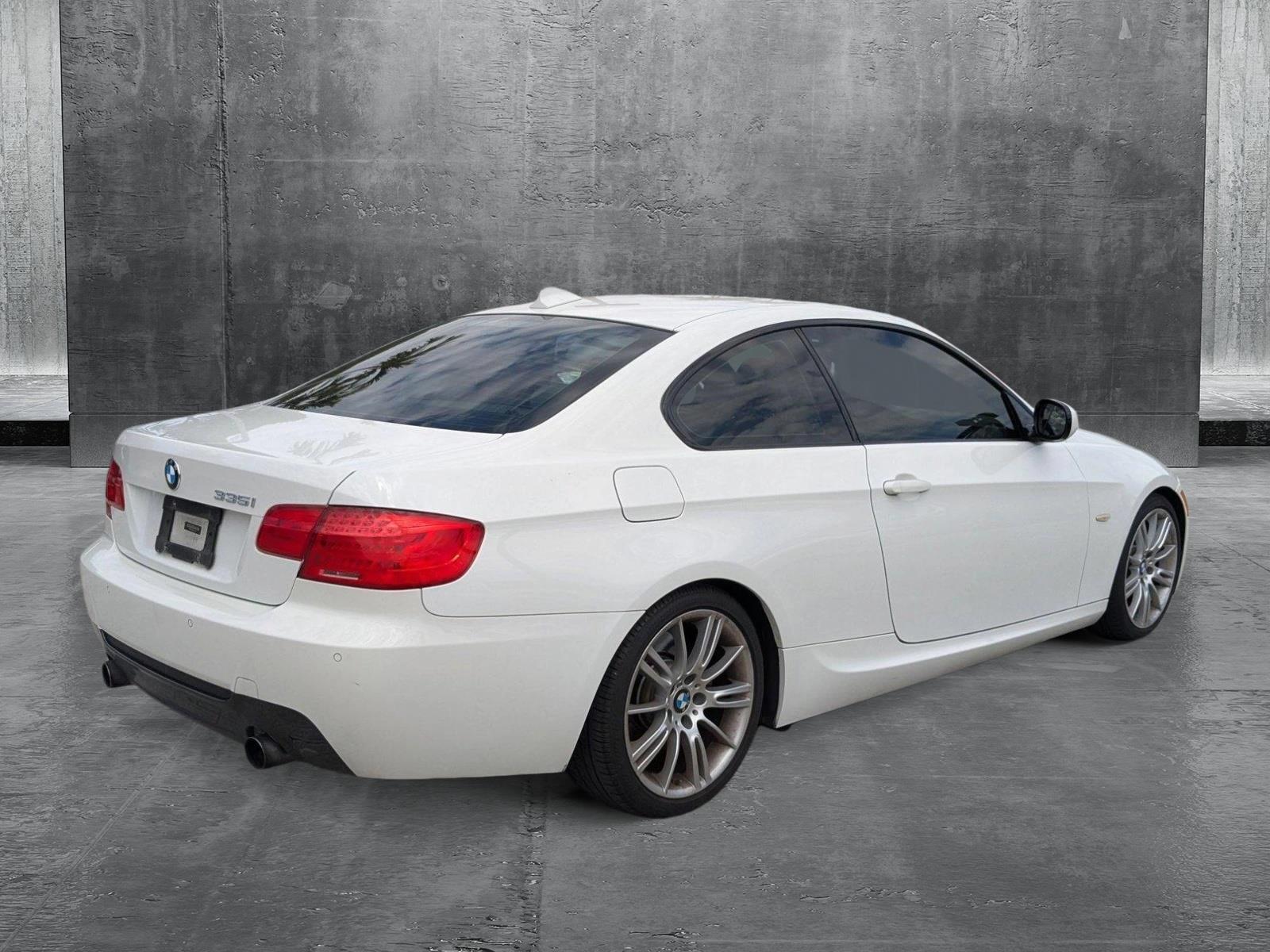 2013 BMW 3 Series Vehicle Photo in PEMBROKE PINES, FL 33024-6534