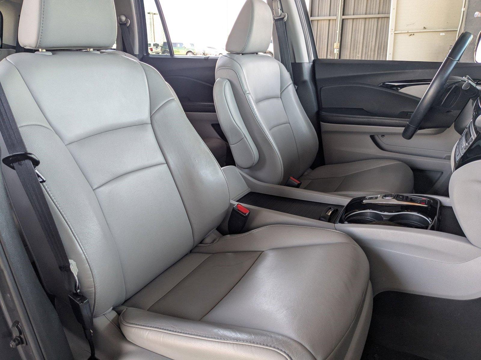 2019 Honda Pilot Vehicle Photo in Valencia, CA 91355