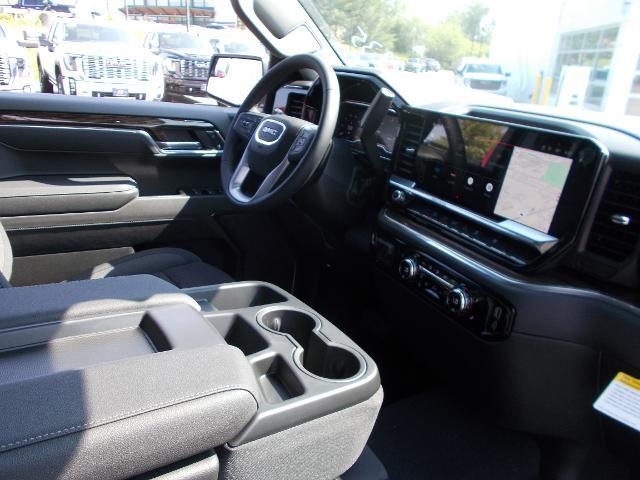 2025 GMC Sierra 1500 Vehicle Photo in LOWELL, MA 01852-4336