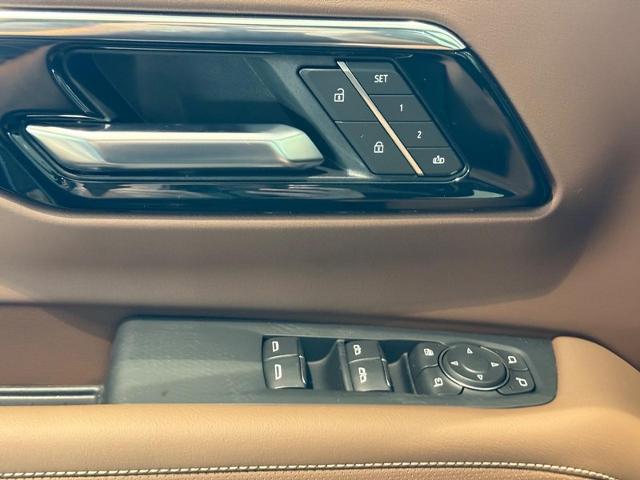 2025 Chevrolet Suburban Vehicle Photo in COLUMBIA, MO 65203-3903