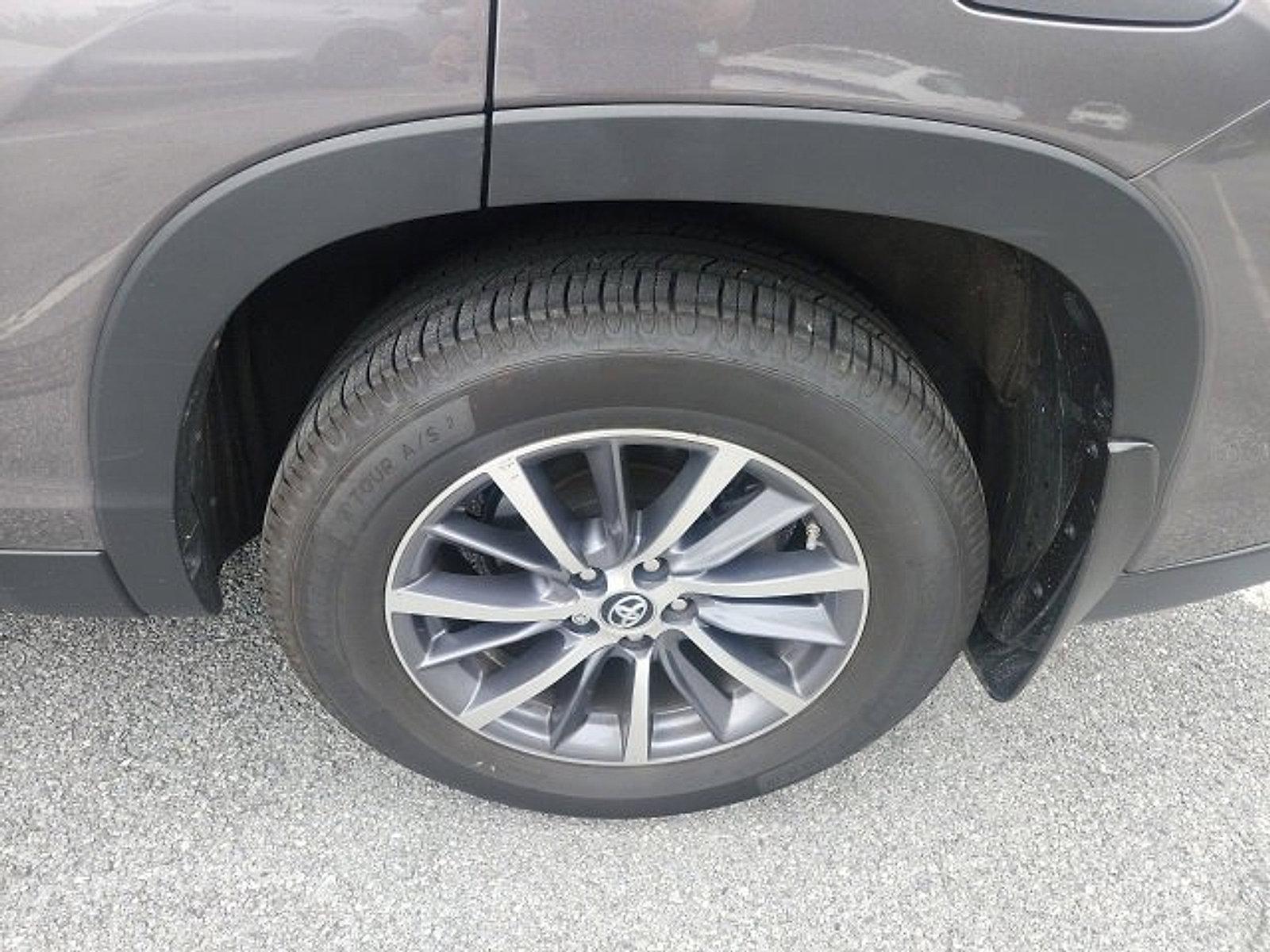 2019 Toyota Highlander Vehicle Photo in Harrisburg, PA 17111