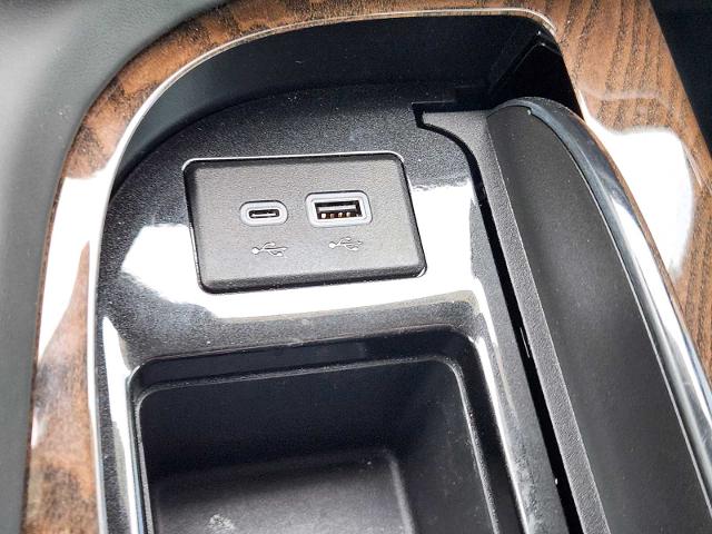 2024 Cadillac Escalade ESV Vehicle Photo in DENTON, TX 76210-9321