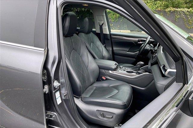 2021 Toyota Highlander Vehicle Photo in INDEPENDENCE, MO 64055-1314