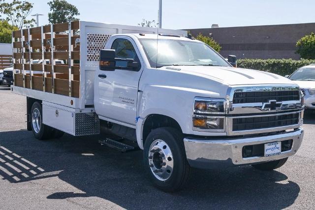 2023 Chevrolet Silverado Chassis Cab Vehicle Photo in VENTURA, CA 93003-8585