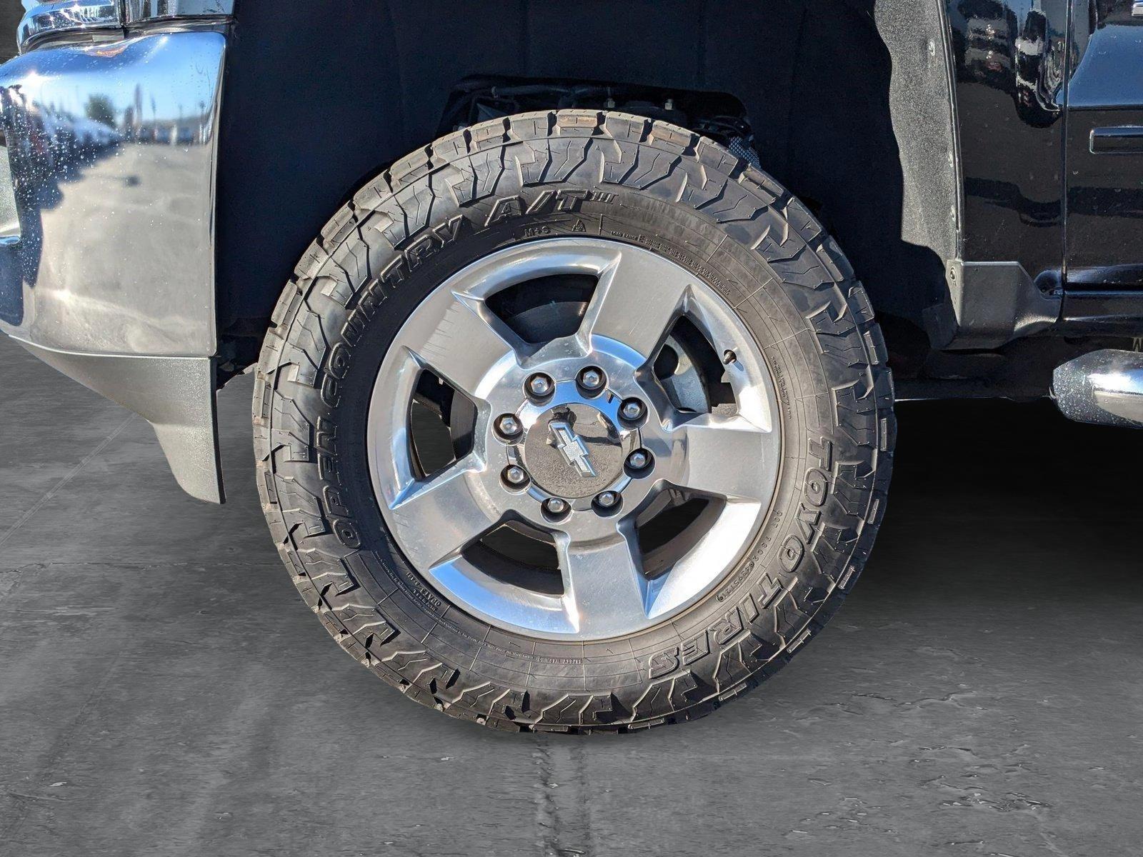 2016 Chevrolet Silverado 2500HD Vehicle Photo in VALENCIA, CA 91355-1705