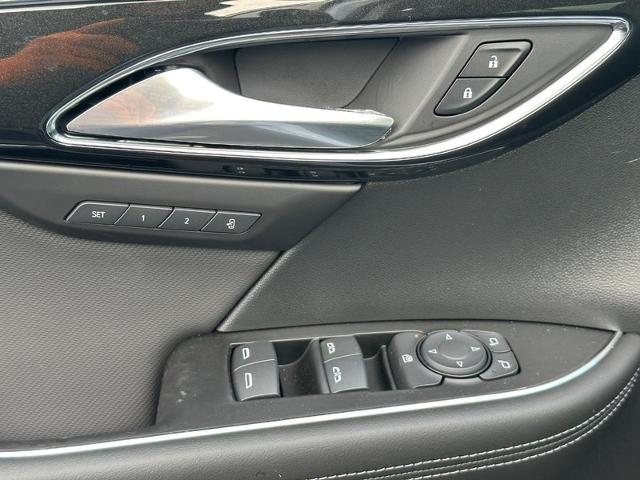 2025 Buick Envision Vehicle Photo in COLUMBIA, MO 65203-3903