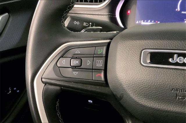 2023 Jeep Grand Cherokee Vehicle Photo in Kansas City, MO 64114