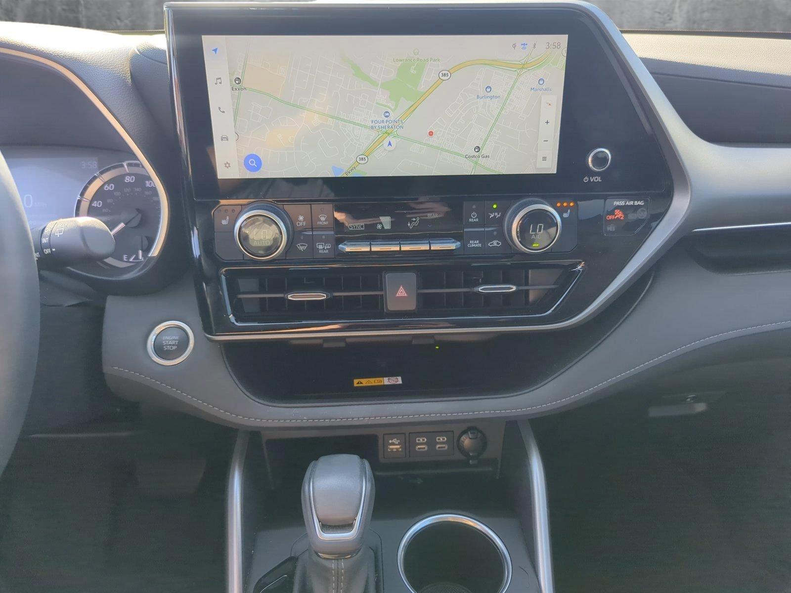2024 Toyota Highlander Vehicle Photo in Memphis, TN 38125