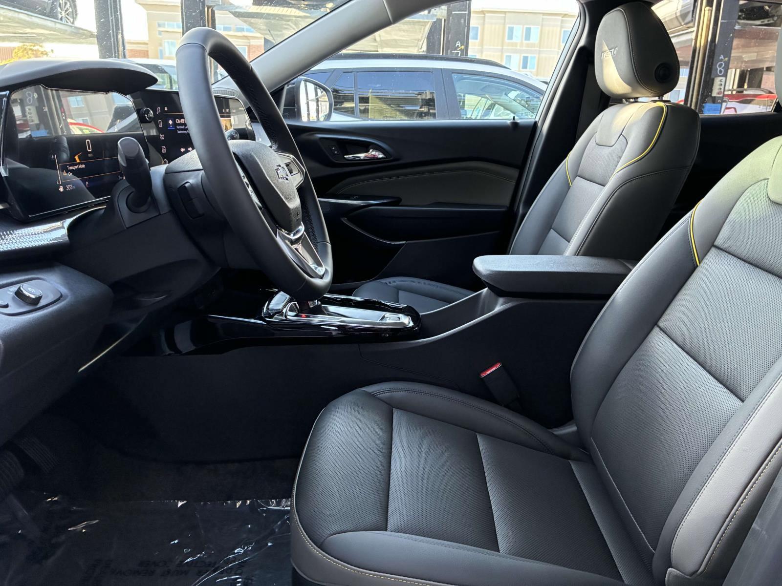 2025 Chevrolet Trax Vehicle Photo in LOS ANGELES, CA 90007-3794