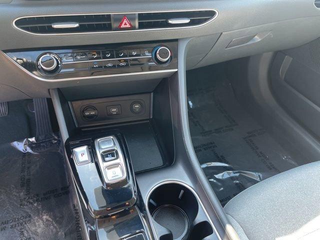 2022 Hyundai Sonata Vehicle Photo in MEDINA, OH 44256-9631