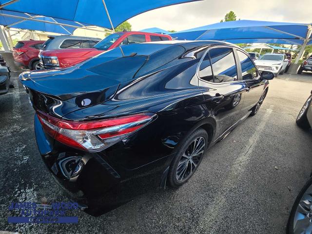 2018 Toyota Camry Vehicle Photo in DENTON, TX 76210-9321