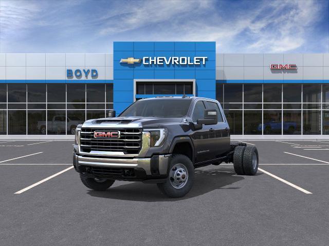 2025 GMC Sierra 3500 HD Chassis Cab Vehicle Photo in EMPORIA, VA 23847-1235
