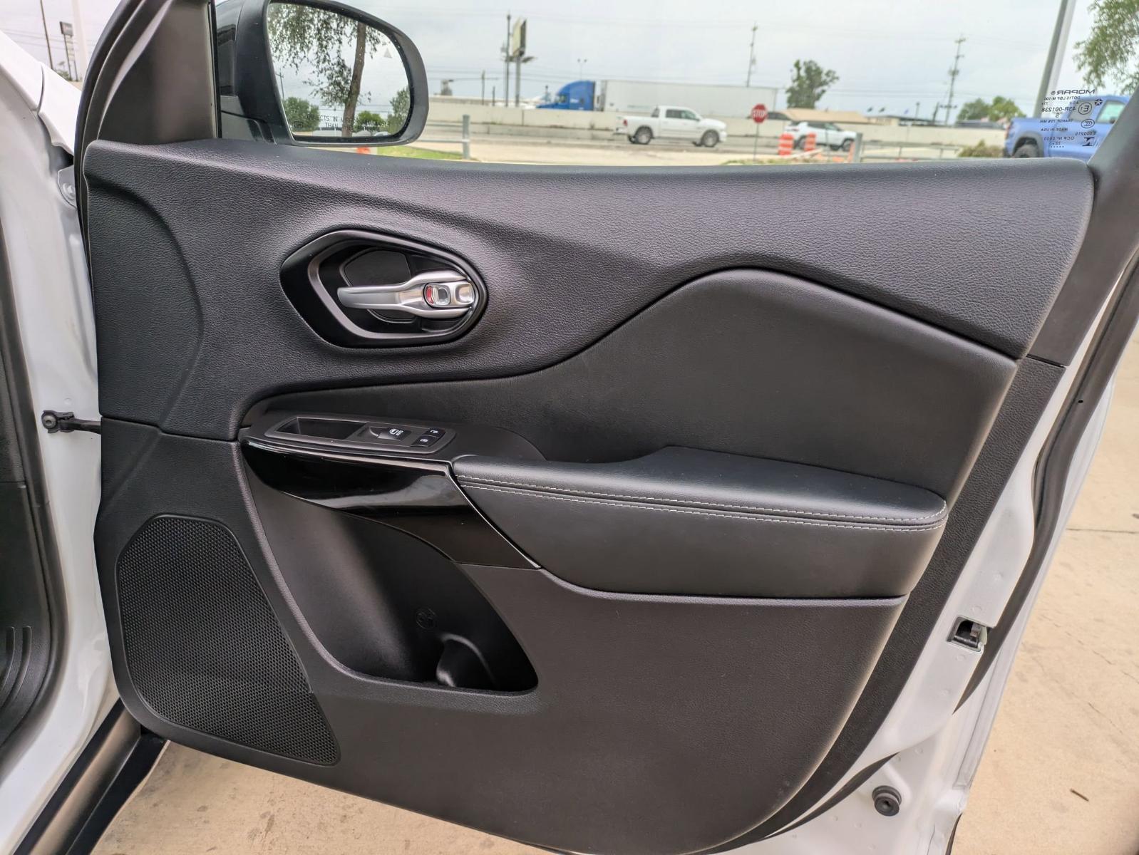 2023 Jeep Cherokee Vehicle Photo in SELMA, TX 78154-1460
