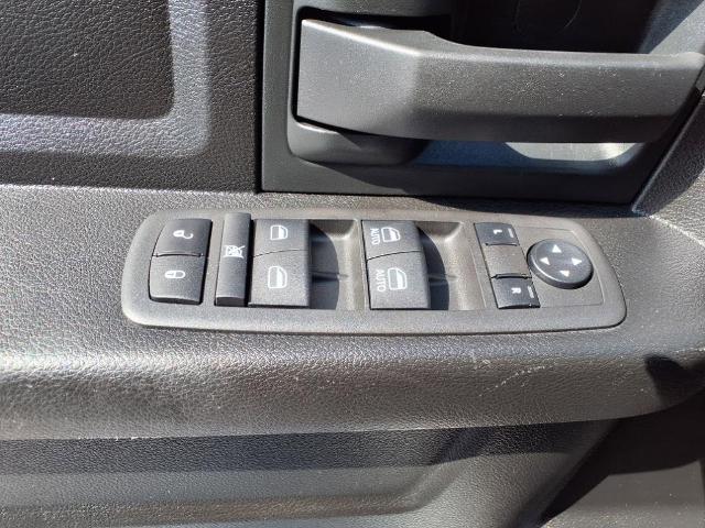 2022 Ram 1500 Classic Vehicle Photo in EMPORIA, VA 23847-1235