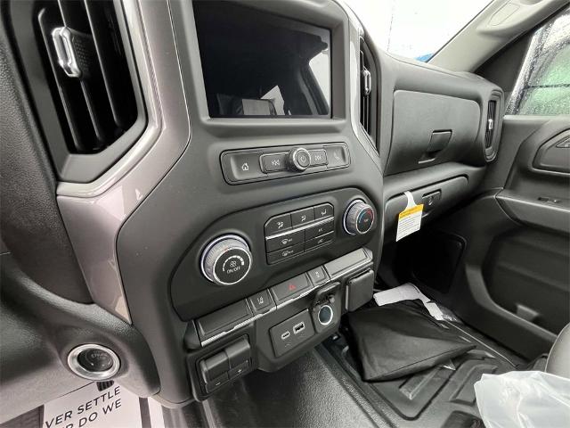 2024 Chevrolet Silverado 2500 HD Vehicle Photo in ALCOA, TN 37701-3235