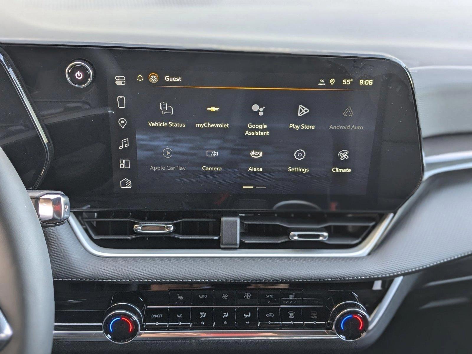 2025 Chevrolet Equinox Vehicle Photo in VALENCIA, CA 91355-1705