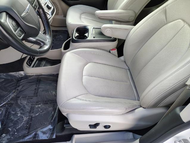 2021 Chrysler Pacifica Vehicle Photo in GREEN BAY, WI 54304-5303