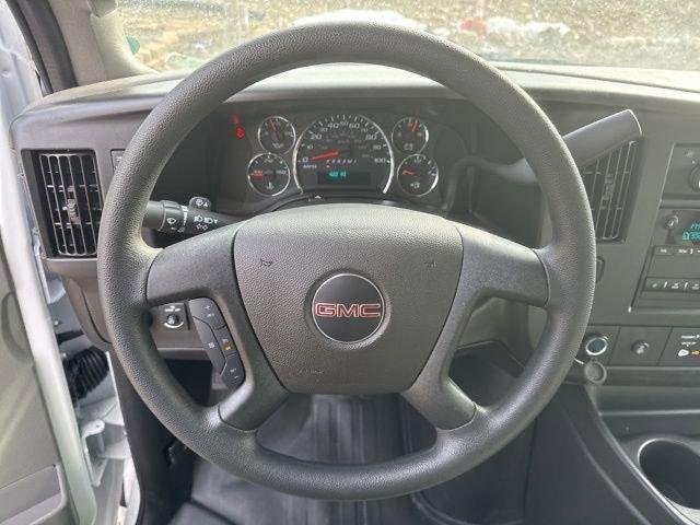 2025 GMC Savana Cutaway 4500 Vehicle Photo in MEDINA, OH 44256-9631