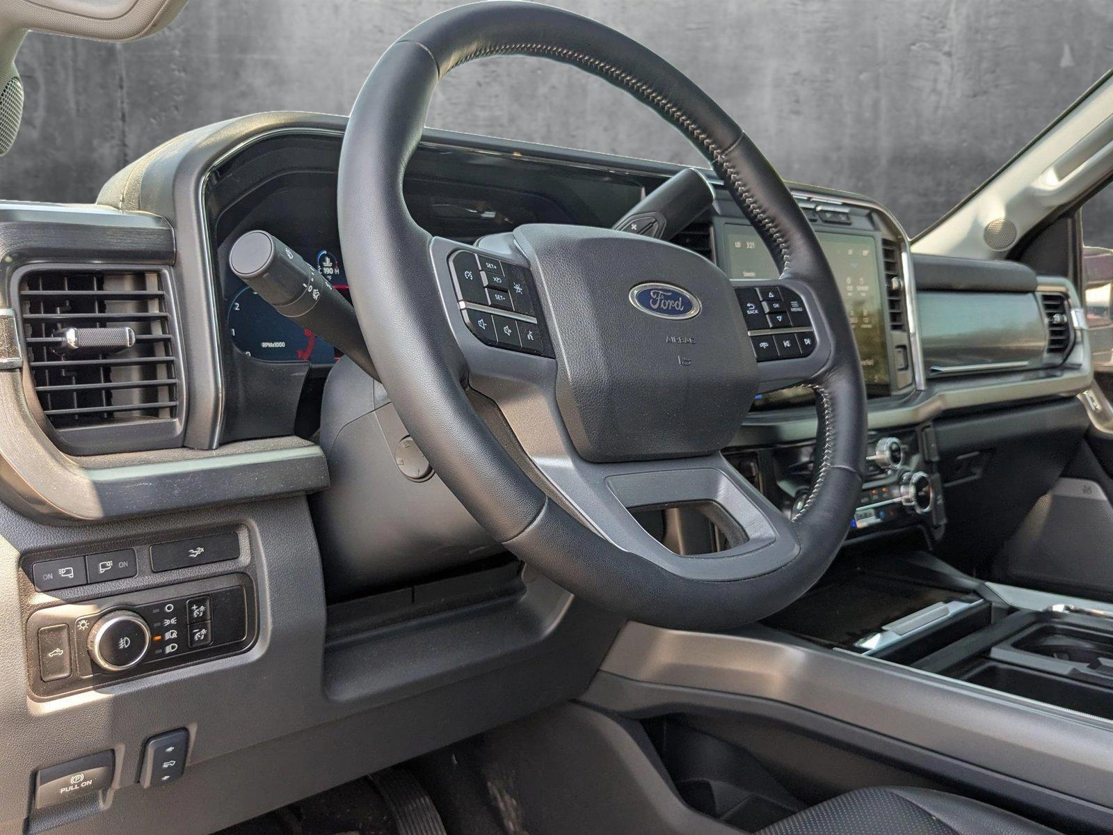 2024 Ford Super Duty F-250 SRW Vehicle Photo in St. Petersburg, FL 33713