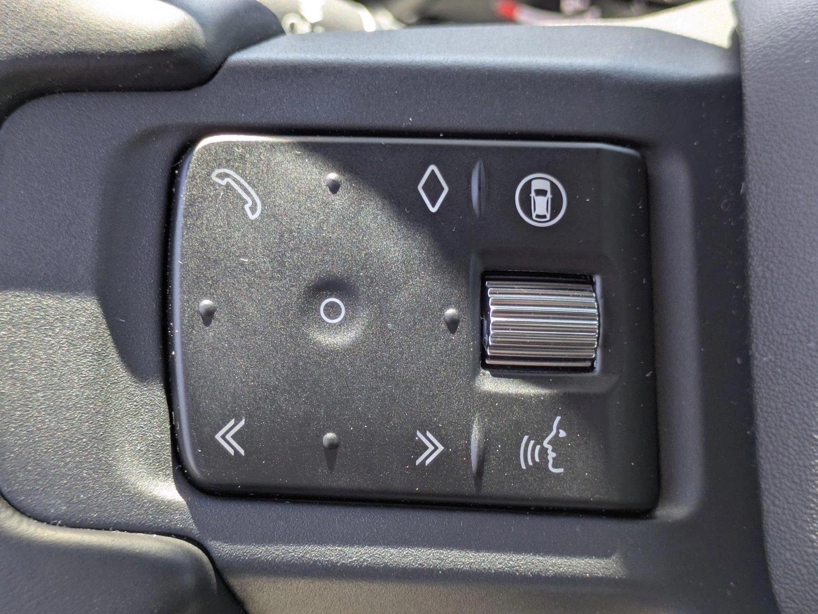 2024 Land Rover Defender Vehicle Photo in Tampa, FL 33614